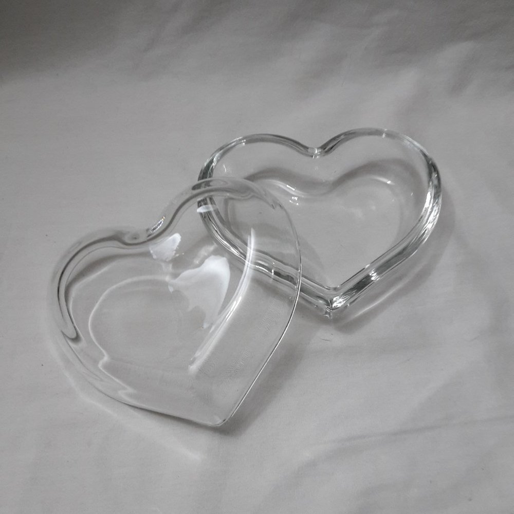 Heart Trinket Dish Clear Glass with Cover - Picture 1 of 7